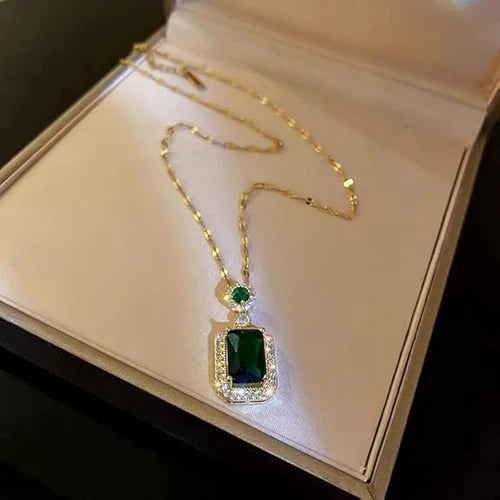 COMPRA EL RELOJ Y LLEVESE UN EXCLUSIVO DIJE ESMERALDA